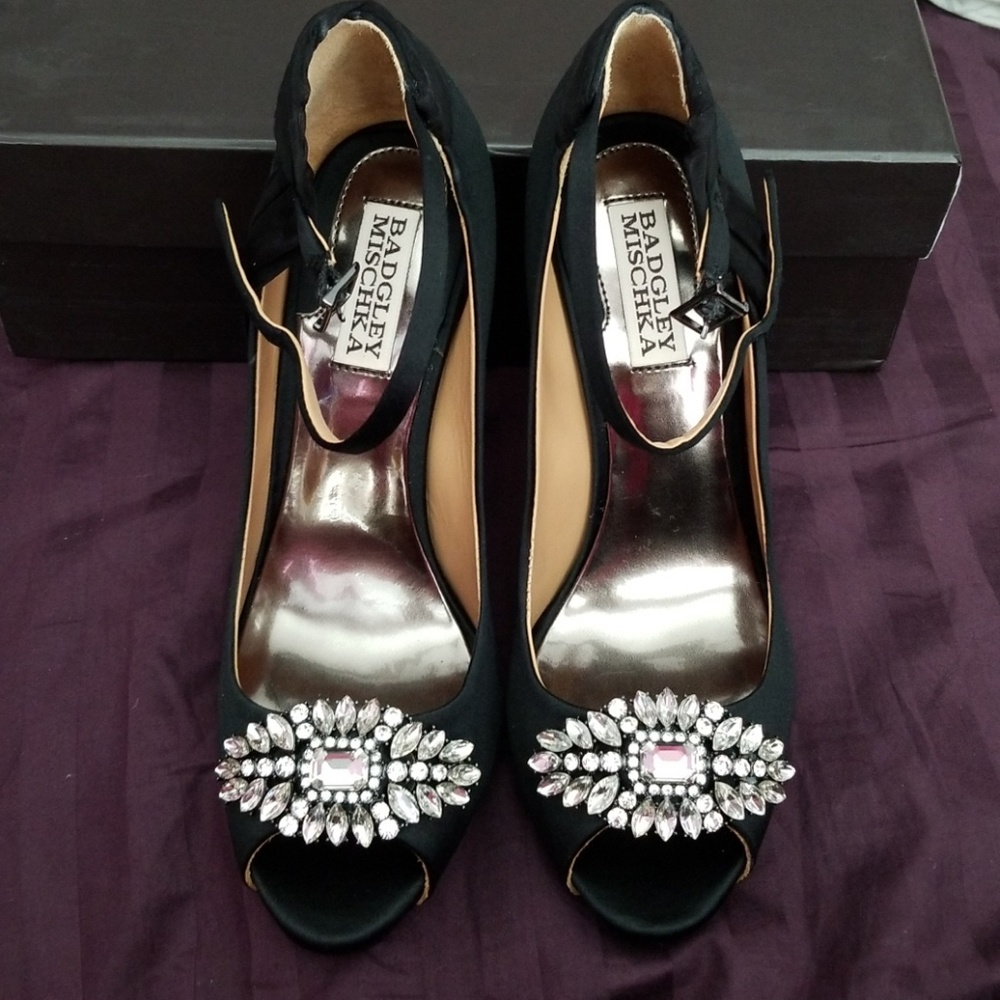 Badgley mischka league heels size 7 black
